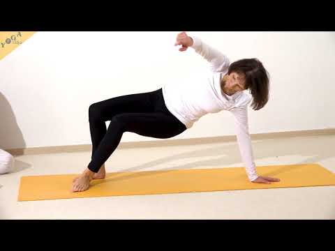 Krishna-Stellung mit Fuß hinter dem Kopf mit Hand am Fuß Krishnasana - Yoga Asana Lexikon