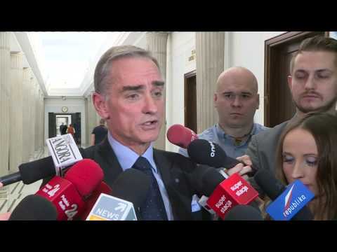 Raport: Stanisław Piotrowicz tłumaczy PRL-owską przeszłość