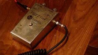 Video thumbnail for Mosrite Fuzzrite by effeken