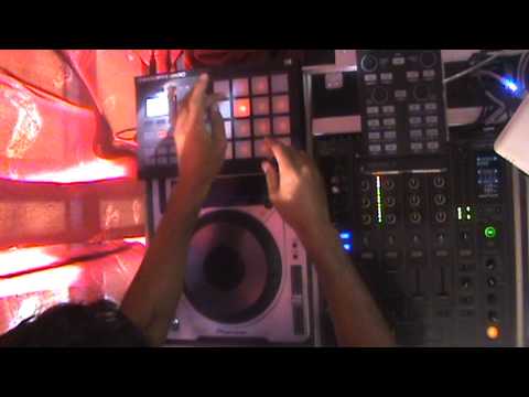 DJ OR ZIV Playing 