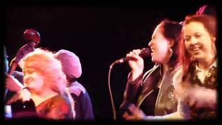 Yes we can can - Satu Pohja, Marjo Leinonen, Maria Joutsi w/ Blueslovers Houseband @ Klubiblues 2011