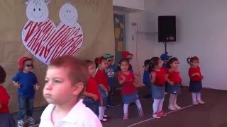 少し早い幼稚園での母の日のお遊戯会