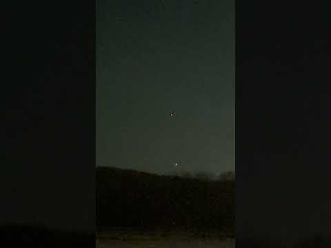🛸 Vecinos de El Volcán aseguran haber visto un “OVNI” en el cielo nocturno✨#OVNIS #ElVolcán #SanLuis