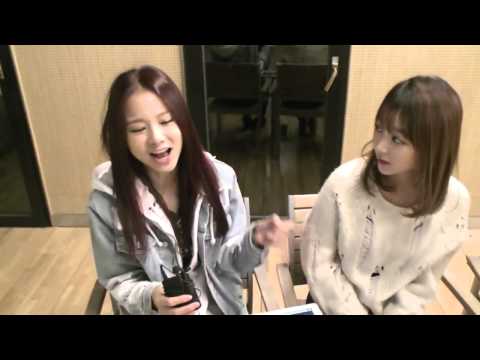 (CUT) EXID Solji and Hyerin singing Up&Down's chorus @ KoonTV 141126