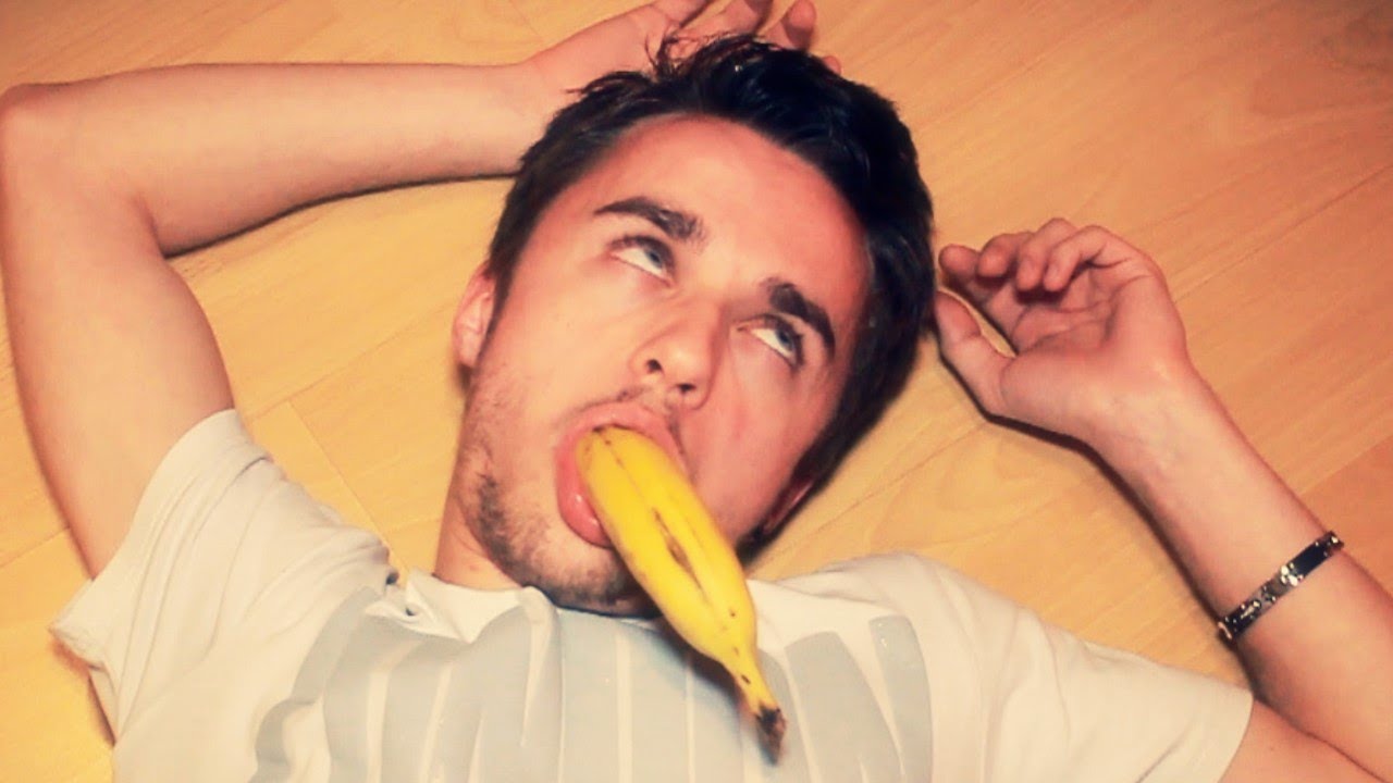 MEURTRE À LA BANANE! - Question Time 8 thumbnail