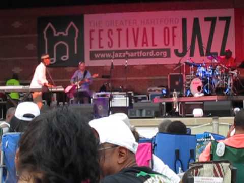 Bob Baldwin and Walter Beasley Be Thankful for What You Got  7/20/13 Grtr Hartford Jazz Festival