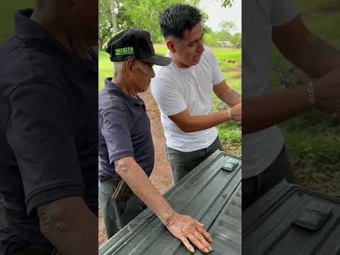 “Todo iba bien… hasta que el Tieso hizo enojar a Mechito con el iPhone 😤📲”