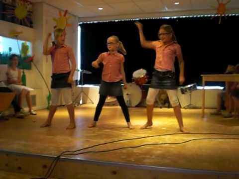 Milou, Sabine and Floor in Burgst Got Talent