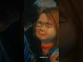 Chucky cae en los brazos de Jake