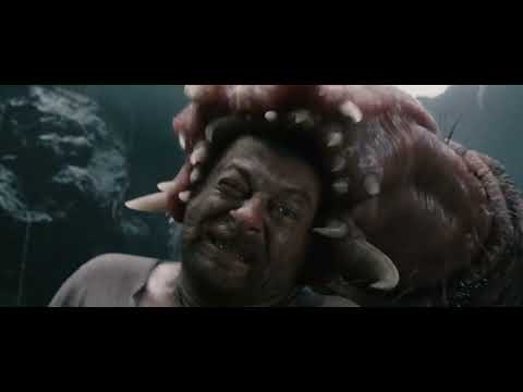 King Kong (2005) - Surviving a Pit Full of Giant Bugs - Giant Bugs Attack - (Part1)