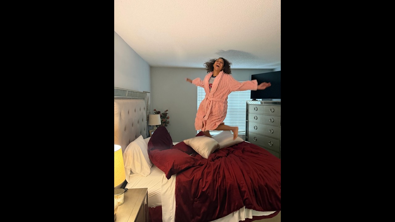 Hope comes home to an empty house and starts acting like she ain't got no home training!