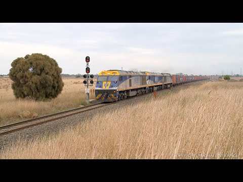 7922V SCT / SBR Container Train With EL Class Diesel Locomotives (26/4/2022) - PoathTV Railways
