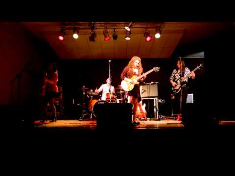 Sadie Johnson & Girls- Blues Caravan 2015 [ Walking By Myself ]-Bluestracje O.K Andaluzja( Poland )