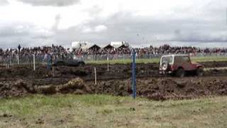 preview picture of video 'Pilot Butte 2010 Mud Bogs YJ vs TJ'