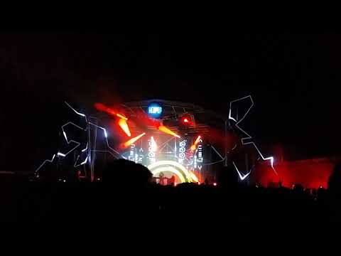 Carl Cox plays 'Kaiserdisco, Fabio Neural - Rush' @ Neopop 2016