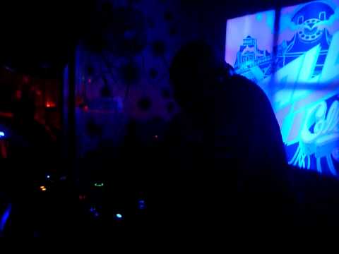 Carl Cox busts out "Blue Monday" at Syrup Nightclub- March 13th 2010