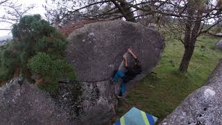 Video thumbnail of Problem 33 (Moa). Xistral