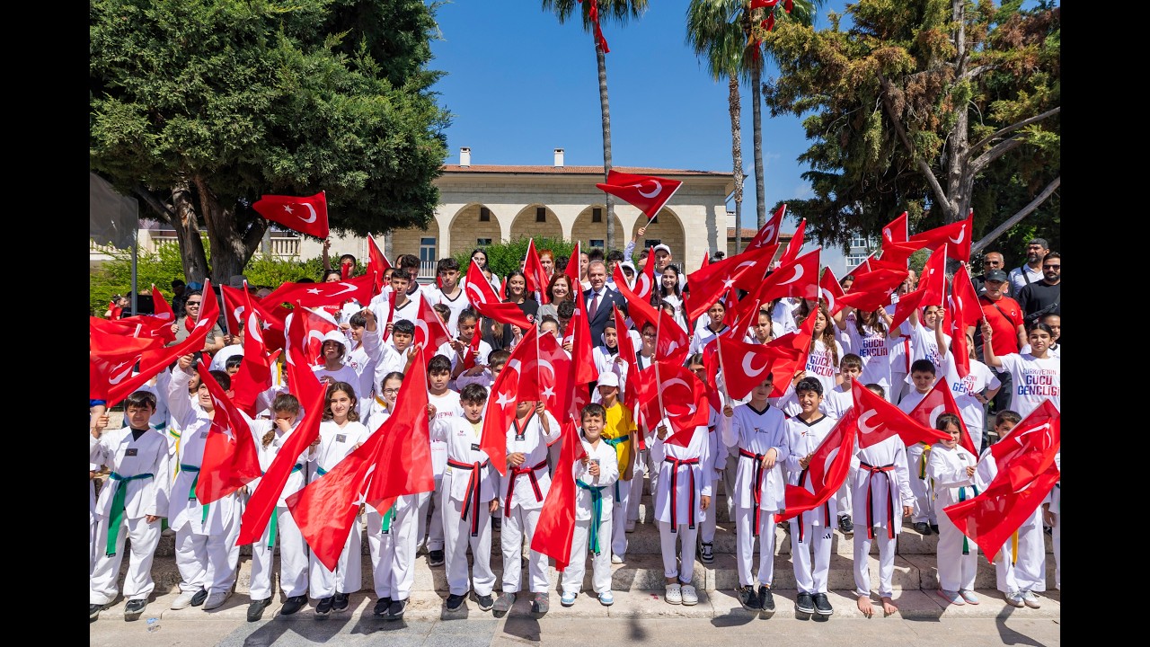BAŞKAN SEÇER VE MERAL SEÇER, ‘19 MAYIS ATATÜRK’Ü ANMA, GENÇLİK VE SPOR BAYRAMI’ KUTLAMA PROGRAMINA K