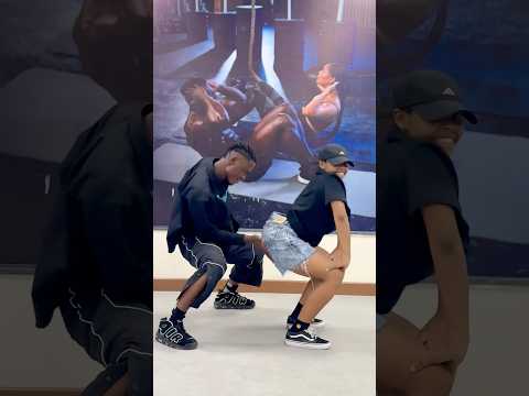 UNCLEWAFFLE - ZENZELE OFFICIAL AMAPIANO DANCE CHALLENGE 2025 ❤️🔥🔥dance by @Chommiezaza