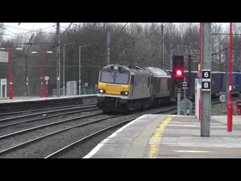 92036 with 67011 DIT 4m63 Mossend - Hams Hall, 10th January 2014