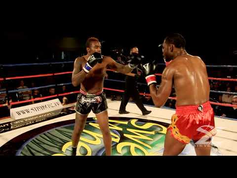 Muay Thai Fight - LLoyd Walton vs. Warren Thompson