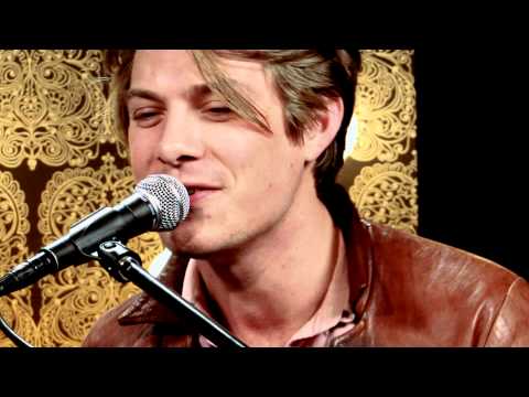 Hanson - MMMBop (Acoustic) | Take 40 Live