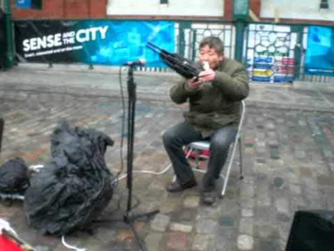 Sheng player at Covent Garden, London (Dec. 11th 2011)