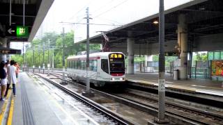 輕鐵751駛進屯門站