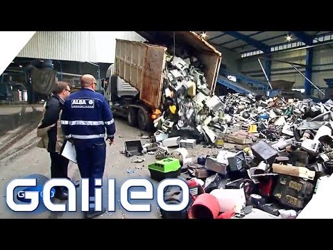 Everything is thrown away? What happens to Amazon returns? | Galileo | ProSieben