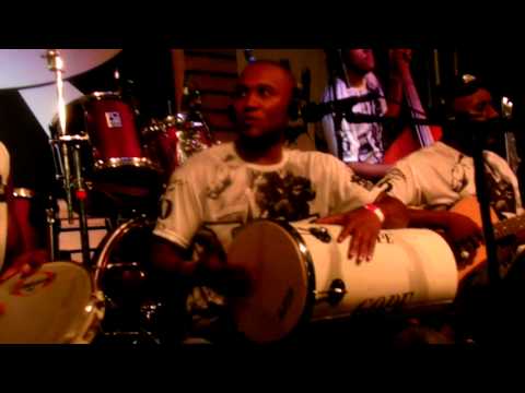 Quinteto em branco e preto- Novo Viver