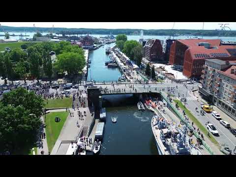 Klaipėdos senamiestis plyšta per siūles – Jūros šventė tęsiasi