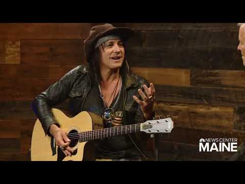 download lagu mp3 mp4 Ryan Roxy, download lagu Ryan Roxy gratis, unduh video klip Ryan Roxy