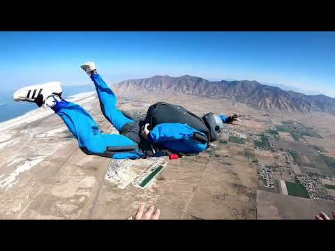 Skydive first jump to solo. My AFF (Accelerated Freefall) Course