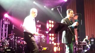 Cachete a Cachete. Los Amigos Invisibles. 18/12/12