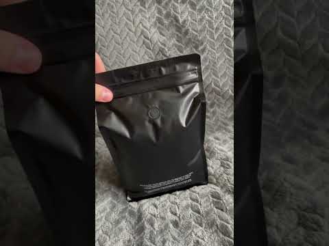 Пакет квадропак для кофе с клапаном дегазации зип замком и лентой отрыва на 1кг Омате.