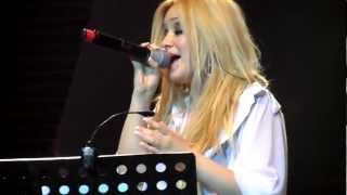 karina luna park 29/11/12 con  luciano pereyra