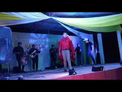 Fabricio Sanchez Alfaro.     Canta. Autor                   tema: criollo como un fogon