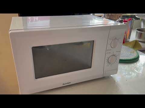 PowerPoint 700W Microwave - 20L White - Image 2