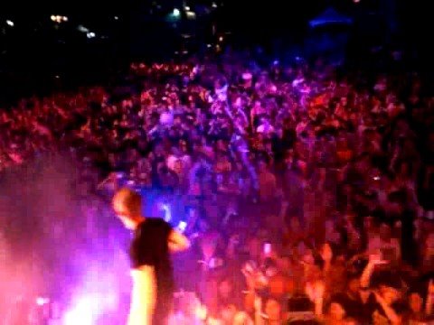 roger shah & chris jones live at masago beach 08 taiwan playing with or without you