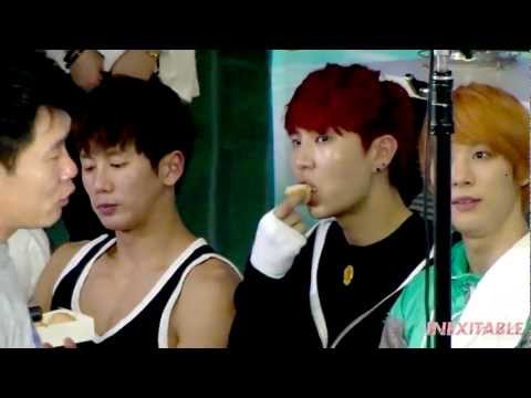 130217 드림팀 빅스 레오 - 먹방