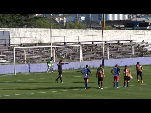 Penal atajado de Ignacio Barrios a Matias Tellechea 03-12-14