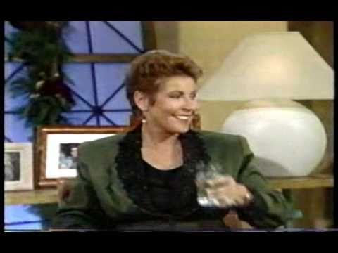 HELEN REDDY - YOU MAKE ME FEEL SO YOUNG - THE QUEEN OF 70s POP - JOAN RIVERS