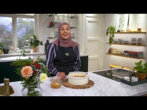 Kökets baktips: Äppelcheesecake med knaprigt havresmul och kolasås - Köket