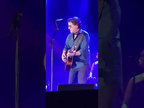 Videoclip de La robe et l'échelle (Live) — Francis Cabrel