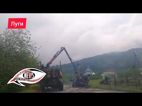 На Рожнятівщині перекинувся лісовоз. ФОТО. ВІДЕО