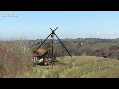 Veter polomil vetrnice največjega klopotca na svetu