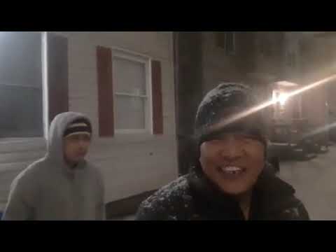 Halina't pagmasdan ang unang pagbagsak ng nyebe s gabi ng 2021.