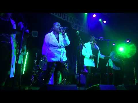 Akabu Queens@ Hootananny 23Mar23 Pt 16