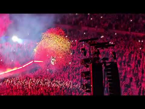 Pink Tottenham Hotspur Stadium 160624