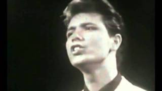 Cliff Richard - Fall In Love with You (1961) -Version 2